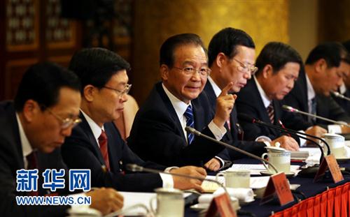 11月8日，温家宝同志参加党的十八大天津代表团讨论。 新华社记者姚大伟