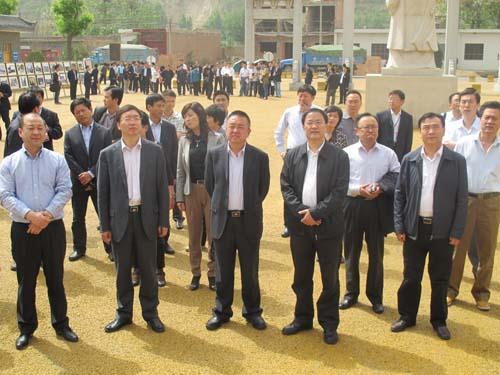 全省宣教工作会议的与会领导莅临杨震廉政教育基地参观学习